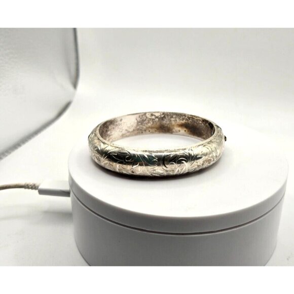 Antique Sterling Silver Bracelet Victorian Bangle Hinged Etched Oval Bracelet - Picture 3 of 8